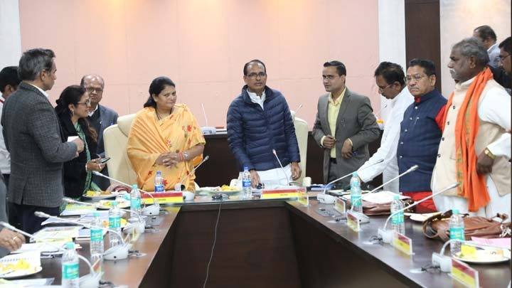 पेसा नियमों का क्रियान्वयन जल्द से जल्द करना है सुनिश्चित: मुख्यमंत्री श्री चौहान